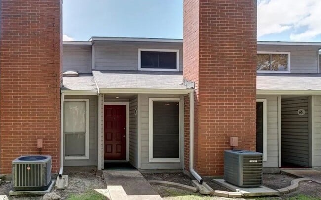 Primary Photo - 1501 Stallings Dr