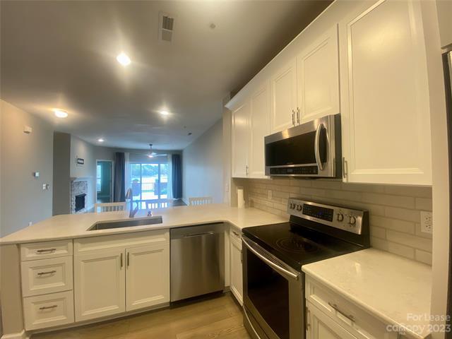 Building Photo - 920 Jetton St