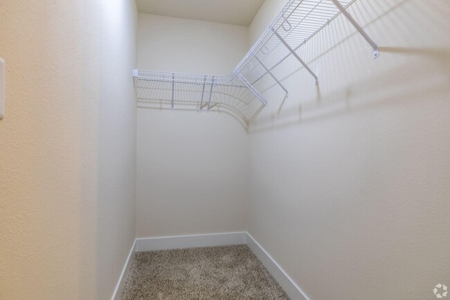 Building Photo - 117 Eiche Dr