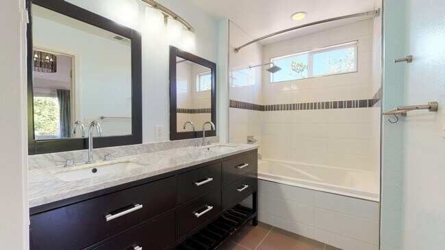 Building Photo - 405 Birkhaven Pl