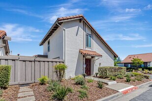 Building Photo - 8130 Park Villa Cir