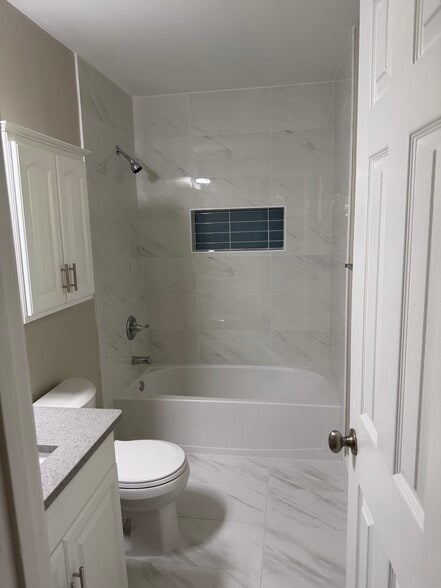 Primary Bath - 926 West 1st Street