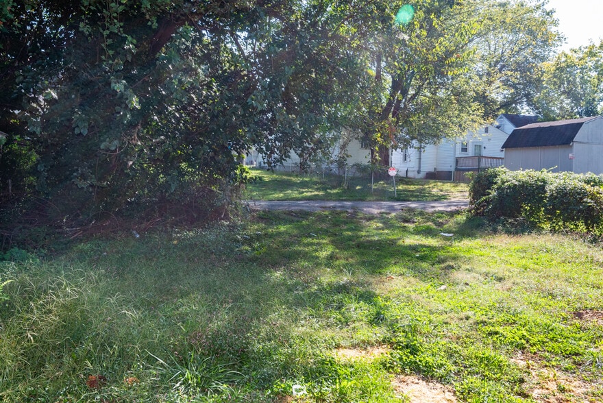 Building Photo - 4133 Churchman Ave