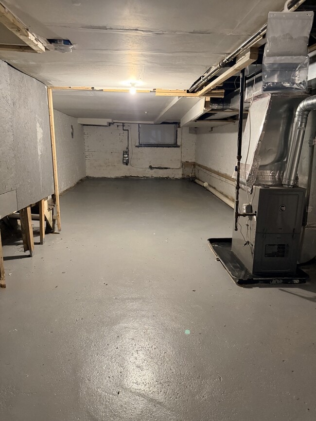 Building Photo - 1617 Darley Ave