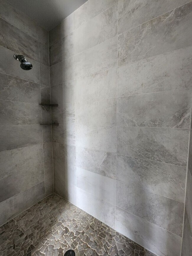 Building Photo - Beautiful 3-Bed, 3.5-Bath Townhome in Tampa (MOVE-IN SPECIAL, 50% OFF 2ND MONTH)