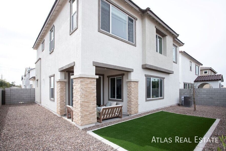 Building Photo - 1120 W Villa Theresa Dr