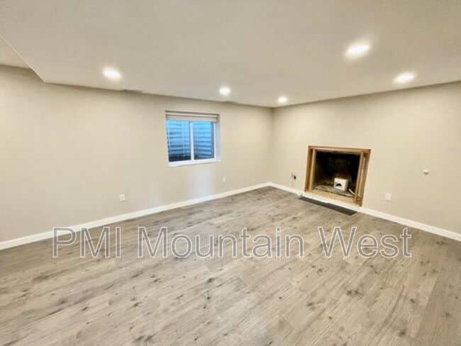 Building Photo - 762 Lacey Way