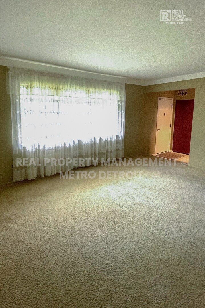Building Photo - 27412 Roan Ave