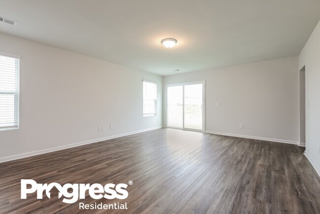 Building Photo - 441 Pollyanna Dr