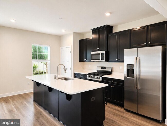 Building Photo - 340 Paca Gardens Ln