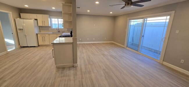 Building Photo - 437 Bluegrass St