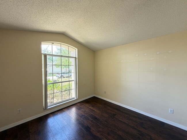 Building Photo - Private pool Single Family House 3 Beds 2 Baths, Resort Style Community. Easy access to Champions...