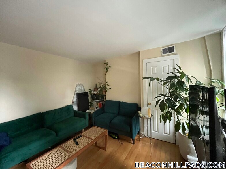 Primary Photo - 238 Cambridge St