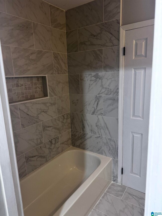 Building Photo - 8227 Country Cir