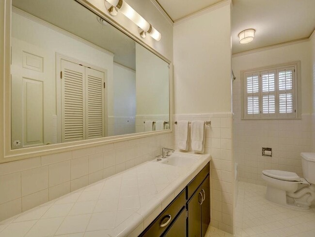 Building Photo - 6009 Mountainclimb Dr