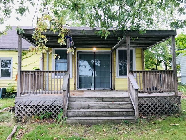 Building Photo - HOUSE CLOSE TO EVRYTHING YOU NEED.THIS HOME IS A MUST SEE!!!