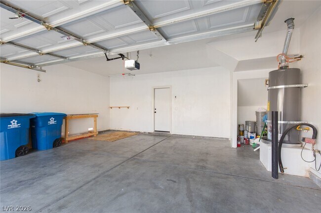Building Photo - 6116 Seneca Springs St