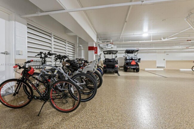 Building Photo - 19143 Fisher Island Dr