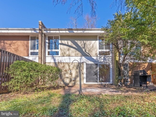 Building Photo - 1759 Wainwright Dr