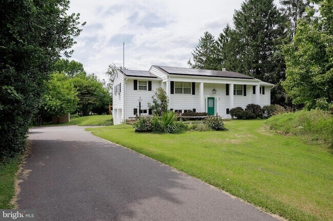 Building Photo - 3106 Hearthstone Rd