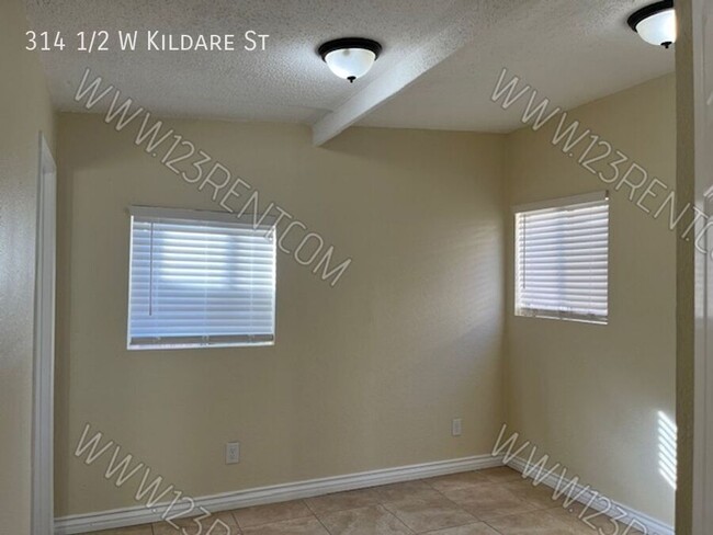 Building Photo - 1BD/ 1BATH WEST LANCASTER APT. UTILITIES I...