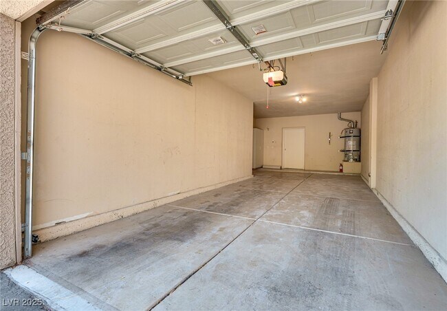 Building Photo - 10550 W Alexander Rd