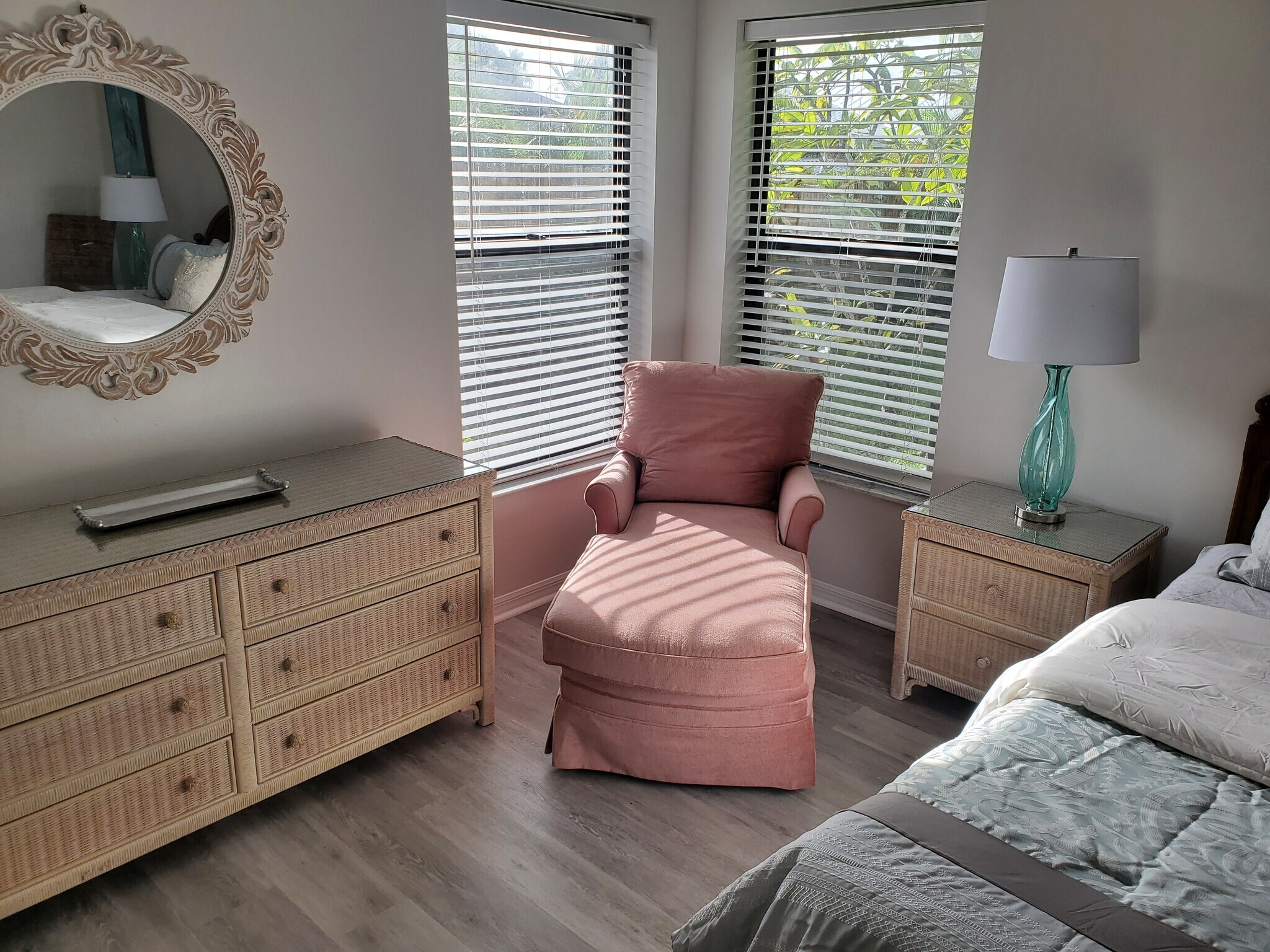 Building Photo - 590 NE Lima Vias