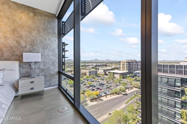 Building Photo - 7180 E Kierland Blvd