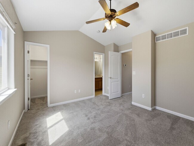 Building Photo - Recently Refreshed 3 Bed, 2.5 Bath Duplex with Fenced Yard — Available Now in Evans, CO!