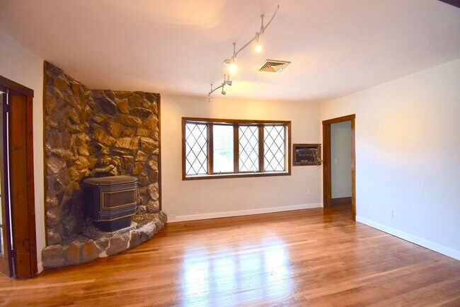 Building Photo - 144-146-146 Cleveland Ave