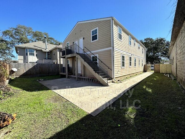 Building Photo - 4811 Thrush St