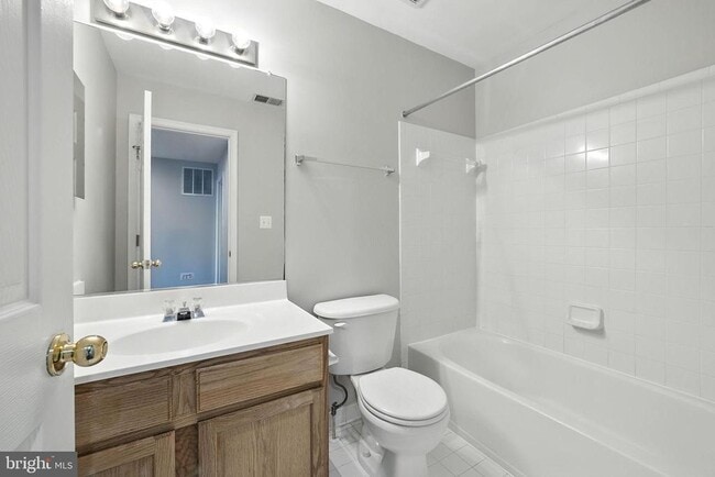 Building Photo - 4705 Manor Dr
