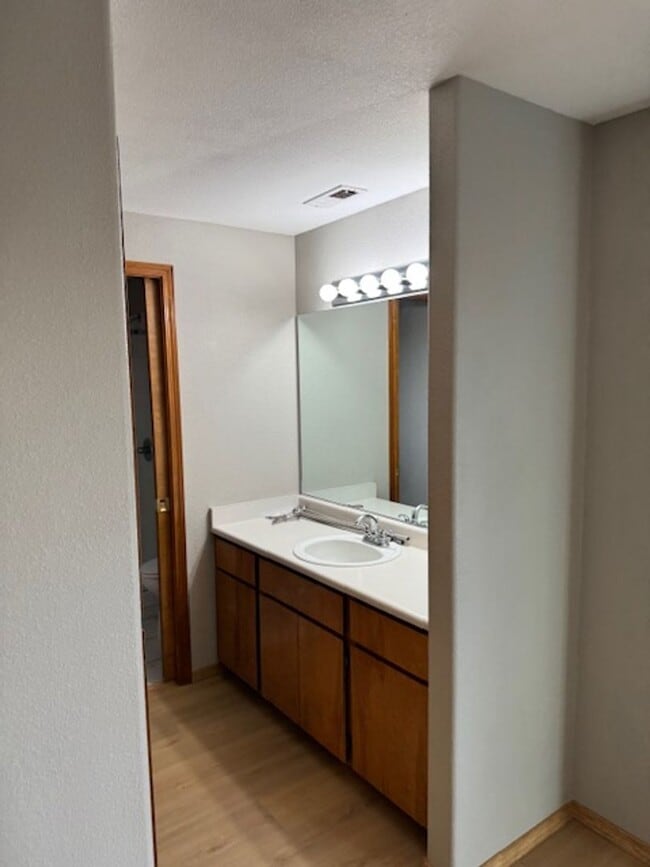 Building Photo - 3-BEDROOM HOME LOCATED ON QUIET CUL-DE-SAC- GARAGE CONVERTED TO ANOTHER ROOM OR STORAGE USE