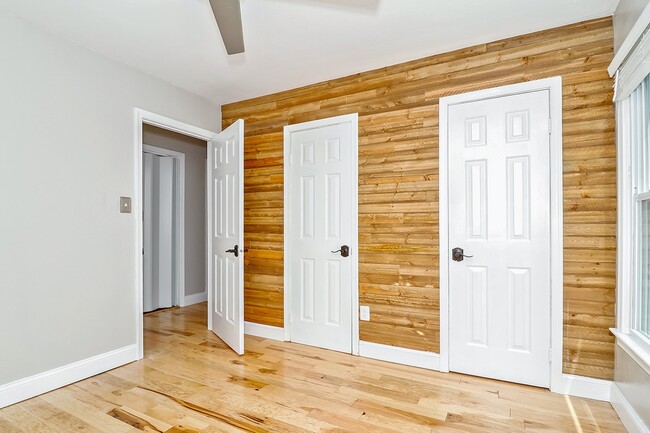 Building Photo - 2129 Agecroft Rd