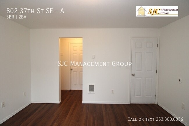 Building Photo - 802 37th St SE