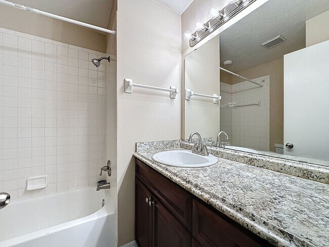 Building Photo - Charming 3 bedroom home in Aloma Bend -Prime Oveido Location