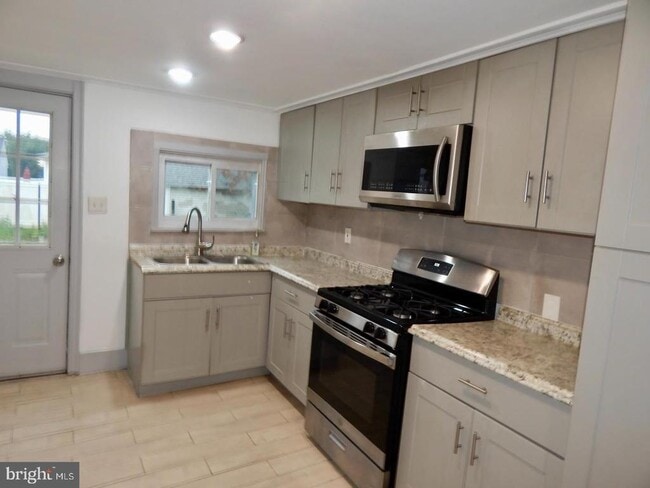 Primary Photo - 33 High St