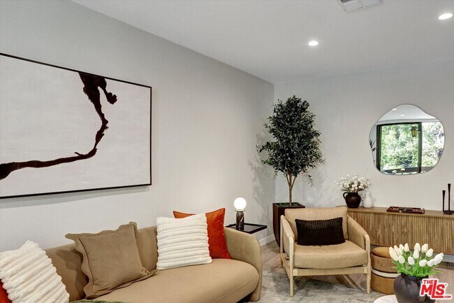 Building Photo - 7300 Franklin Ave