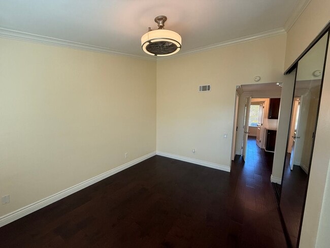 Building Photo - Beautiful Capri Home in Leisure Village