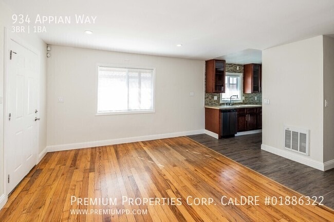 Building Photo - 934 Appian Way