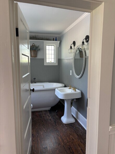 Building Photo - 311 Old Canton Rd