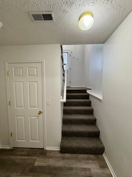 Building Photo - 4216 S 179th St