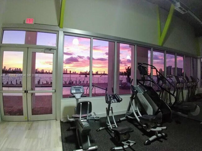 Building Photo - 1228 West Ave