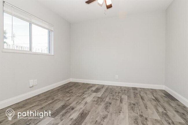 Building Photo - 2112 Timber Ln