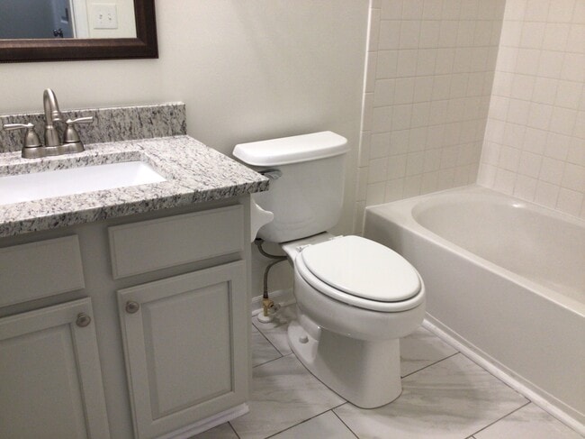 Building Photo - 726 Heartland Meadows Dr