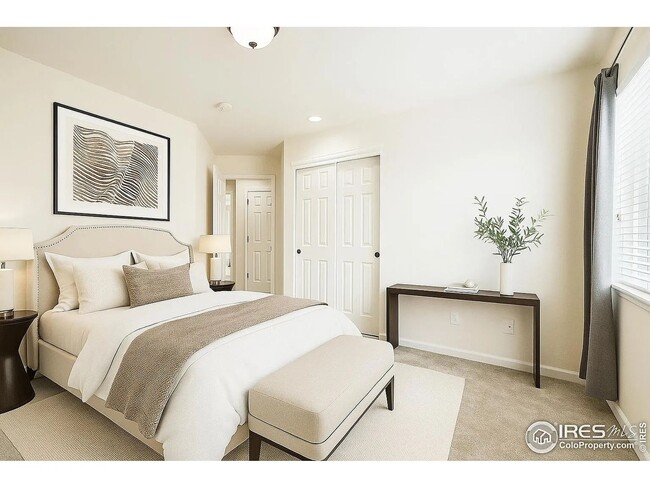 Building Photo - 300 Riverview Ct