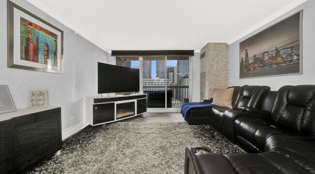 Building Photo - 545 N Dearborn St