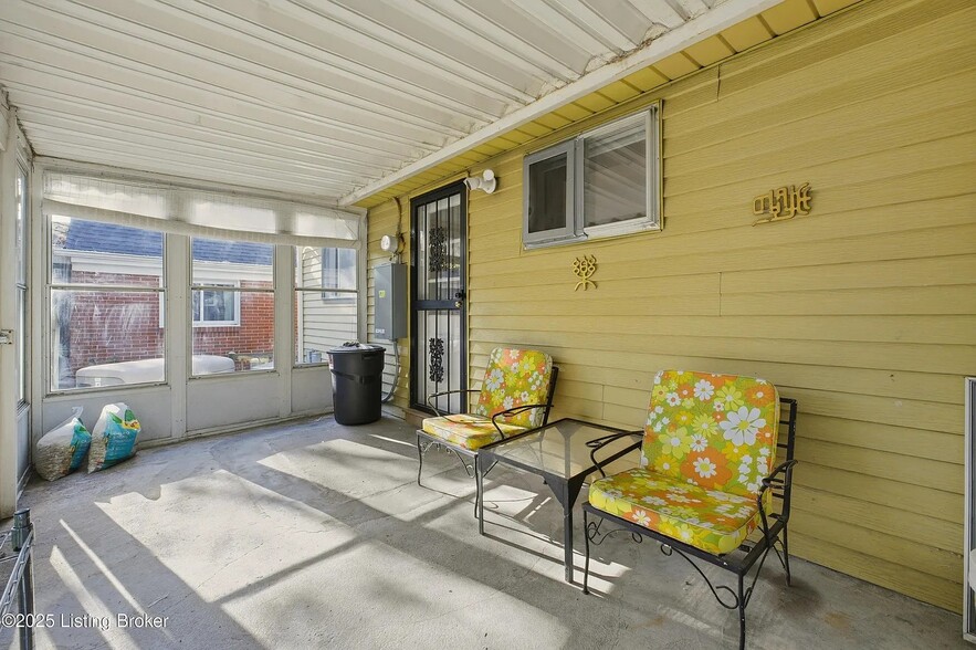 Building Photo - 415 N Hite Ave