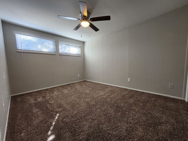 Building Photo - 1628 S Cascade Ave