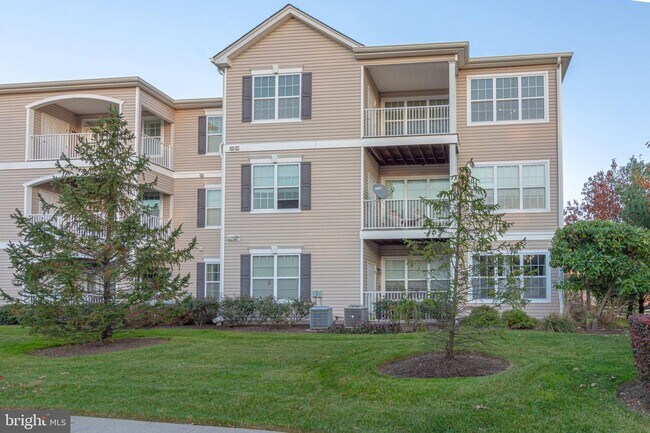 Building Photo - 832 Timberlake Dr